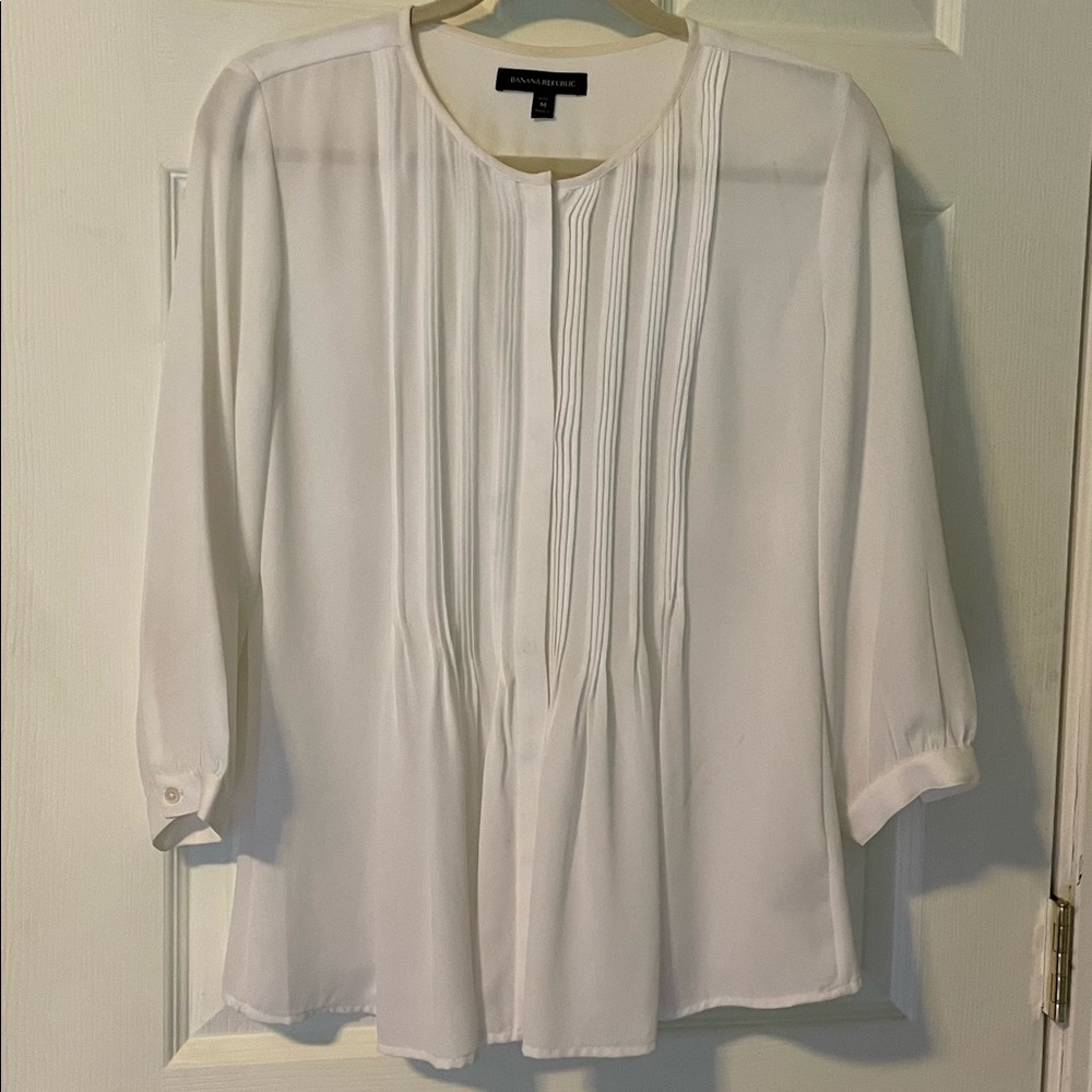 Banana Republic beautiful white blouse size MP